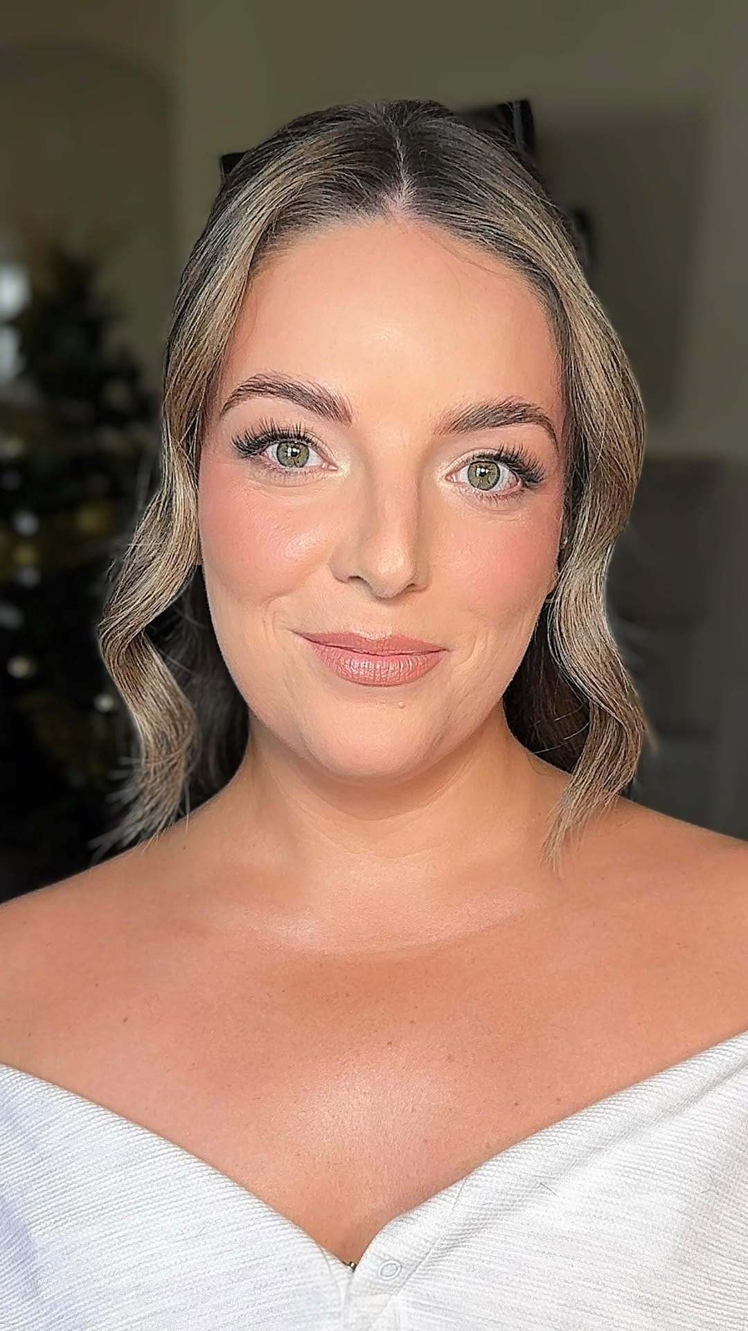Post 1 by Taylor Christie • Winnipeg | Calgary | Destination Makeup Artist on Instagram (video)