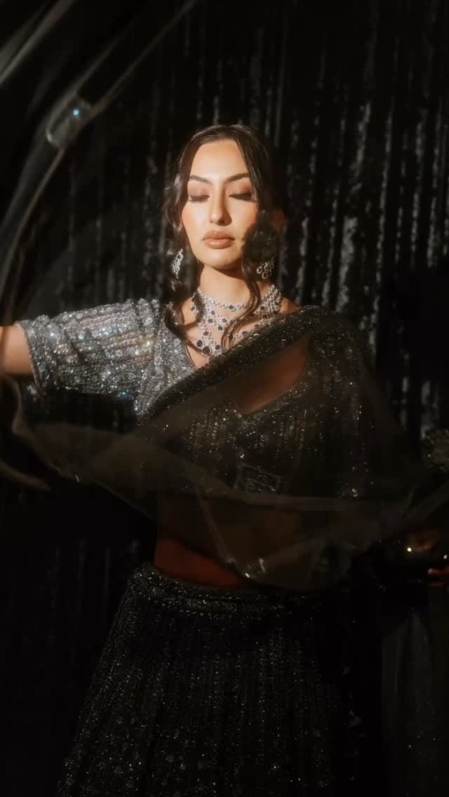 Post 9 by 𝓡𝓘𝓣𝓘𝓚𝓐 𝓚𝓤𝓜𝓐𝓡 on Instagram (video)