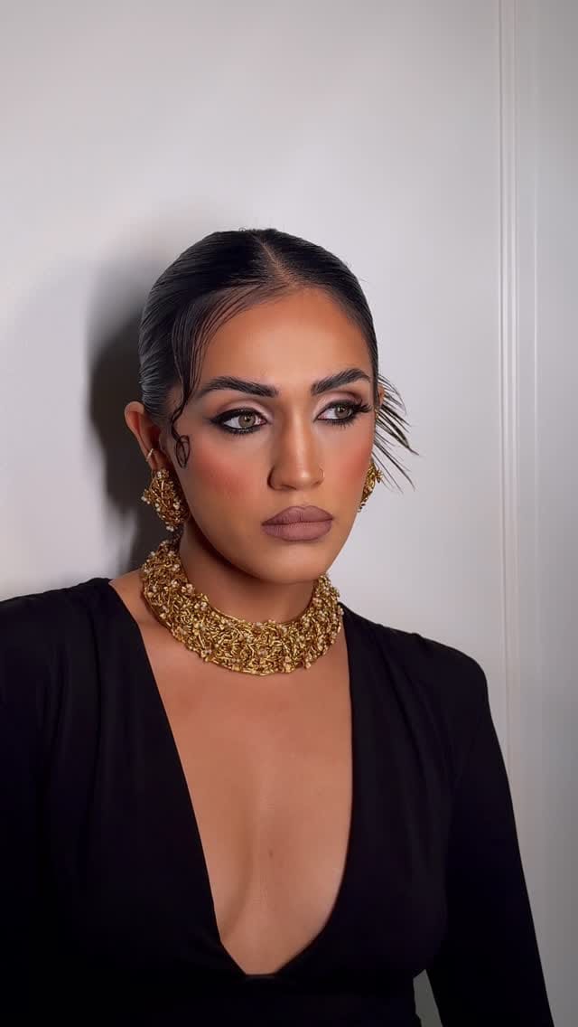 Post 1 by 𝓡𝓘𝓣𝓘𝓚𝓐 𝓚𝓤𝓜𝓐𝓡 on Instagram (video)