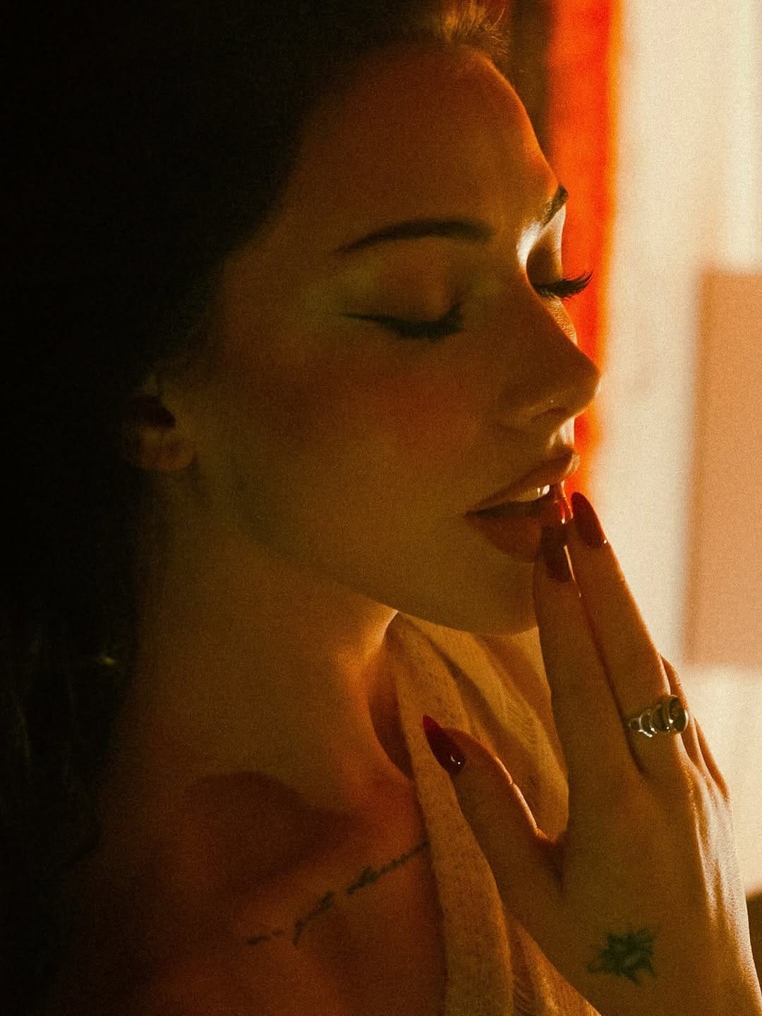 Post 1 by 𝑨𝑹𝑰𝑬𝑳𝑳𝑬 on Instagram (carousel)