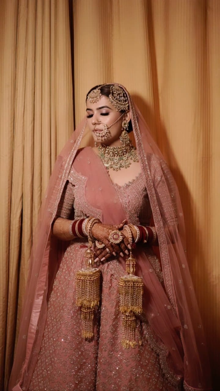 Post 8 by Srishty Sehgal | Makeup Artist | Content Creator on Instagram (video)