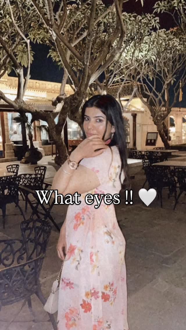 Post 2 by Srishty Sehgal | Makeup Artist | Content Creator on Instagram (video)