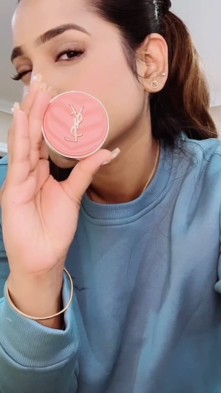 Post 9 by Hayra Z on Instagram (video)