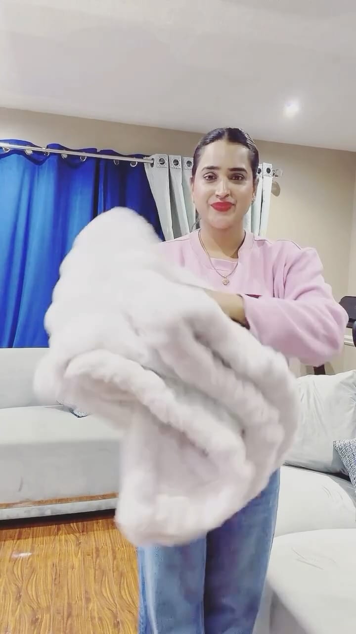 Post 5 by Hayra Z on Instagram (video)