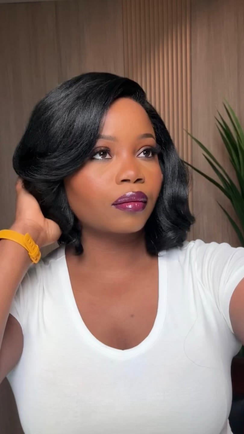 Post 4 by Toronto Soft Glam Makeup Artist on Instagram (video)