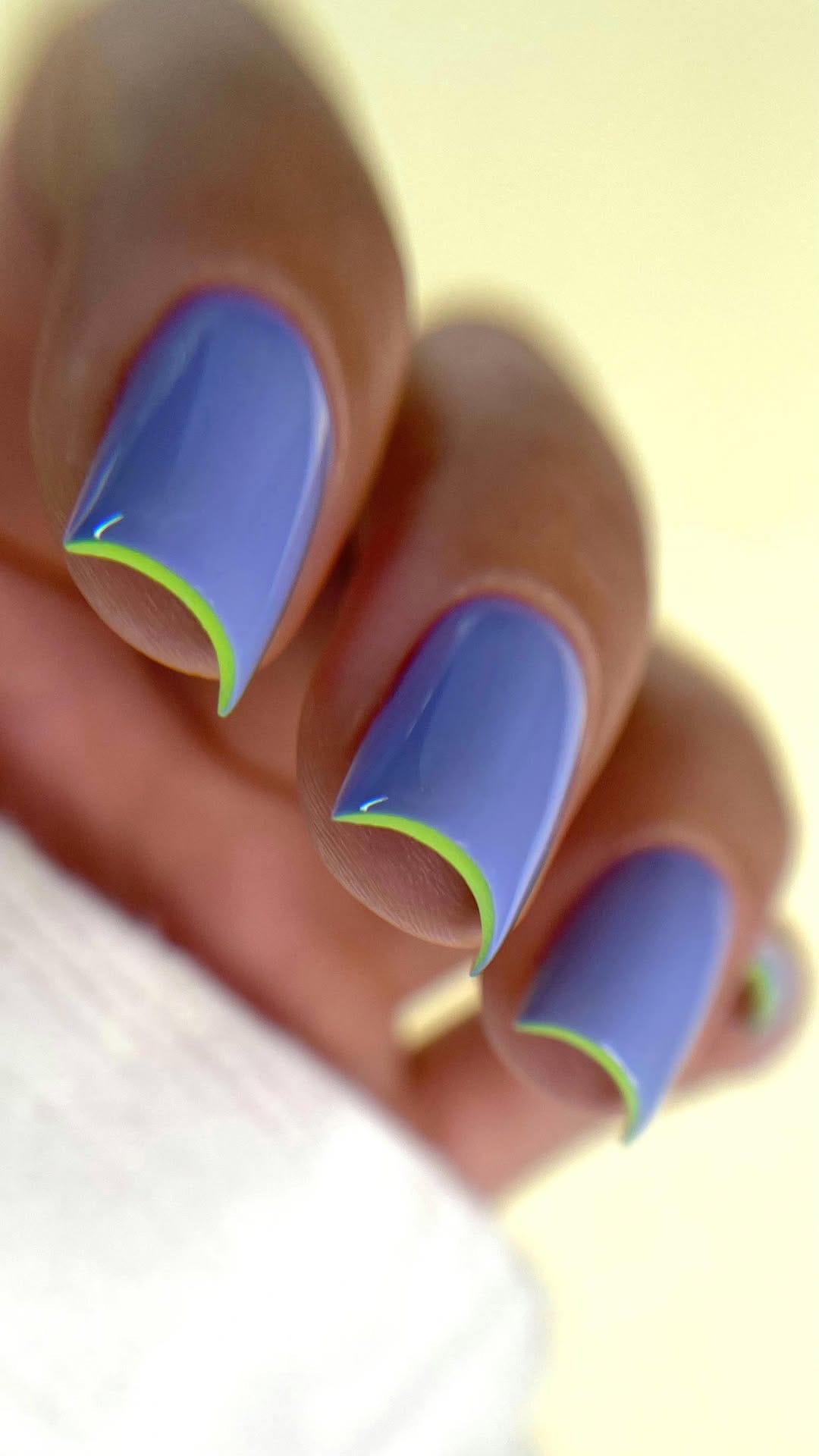 Post 4 by Anahita Mousavi | nail technician on Instagram (video)