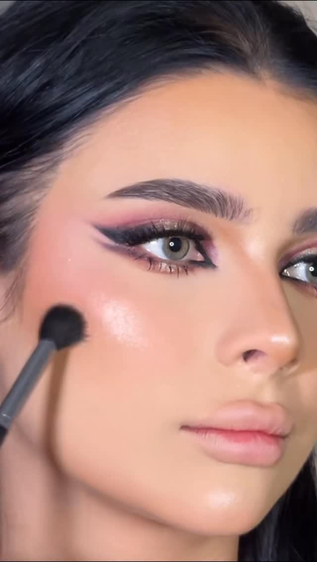 Post 1 by Darine Mini on Instagram (video)