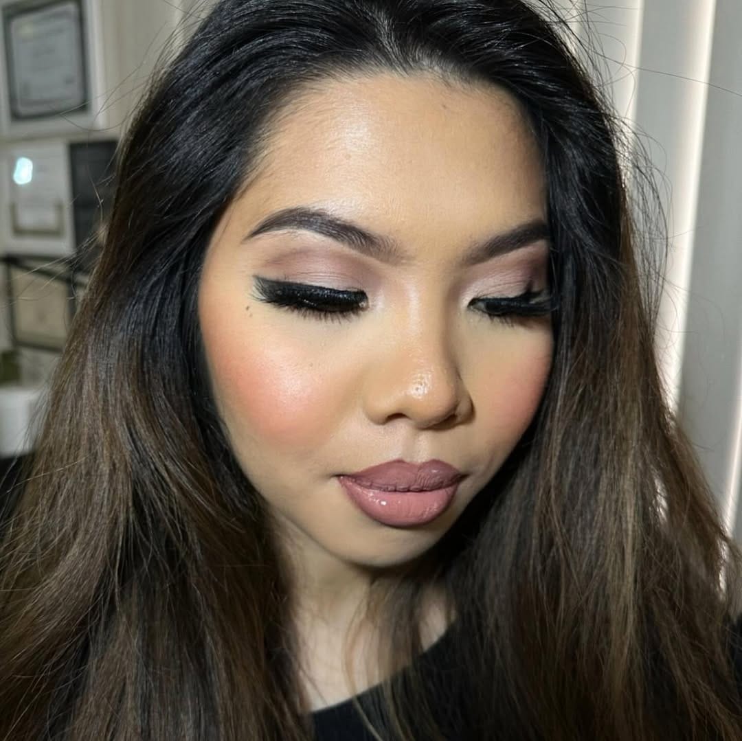 Post 2 by Makeup Artist on Instagram (carousel)