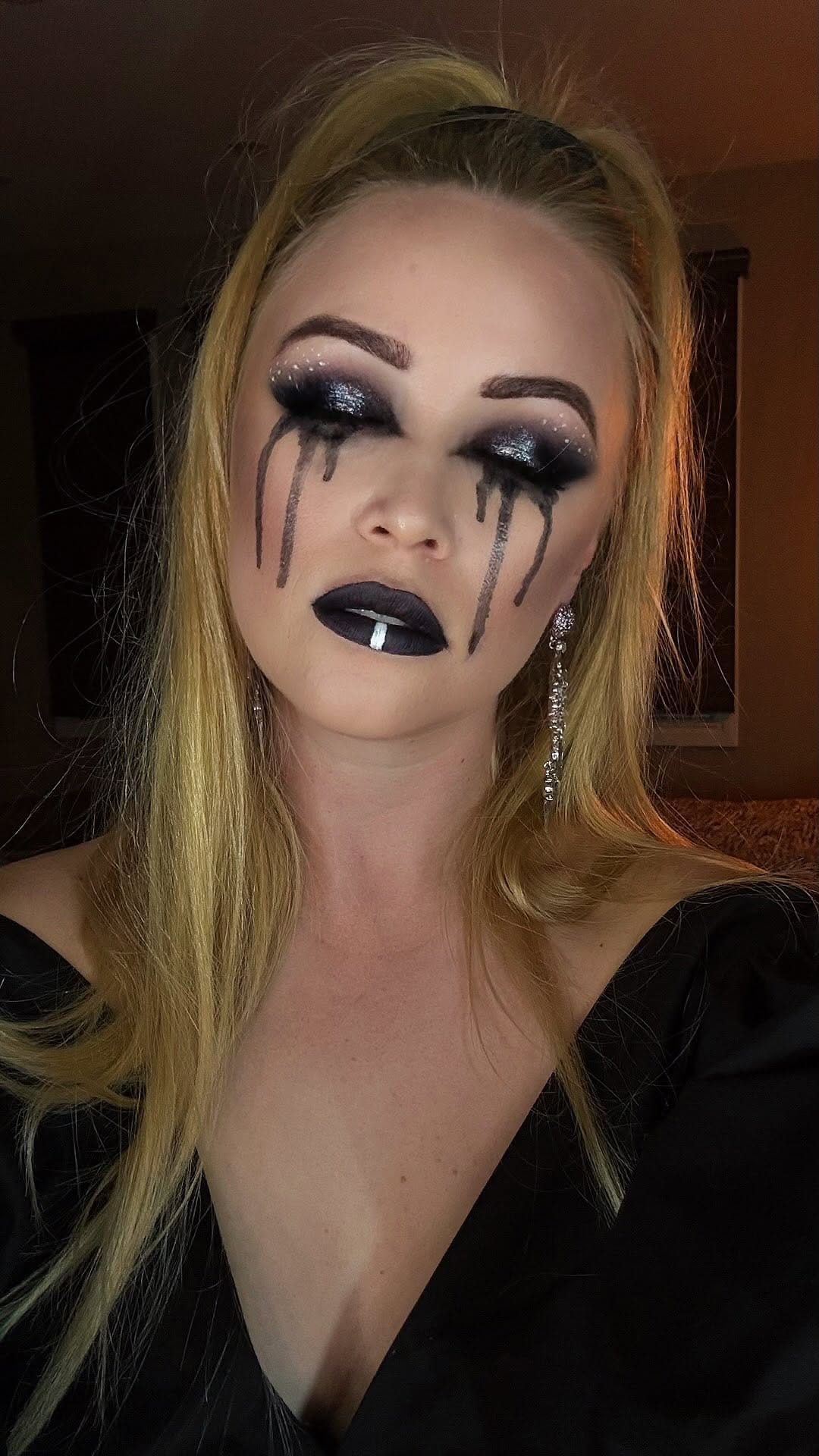 Post 4 by 𝙰𝚁𝙸𝙽𝙰 𝚂𝙾𝙻𝙾 | 𝙼𝙾𝙽𝚃𝚁𝙴𝙰𝙻 𝙼𝙰𝙺𝙴𝚄𝙿 𝙰𝚁𝚃𝙸𝚂𝚃 on Instagram (video)