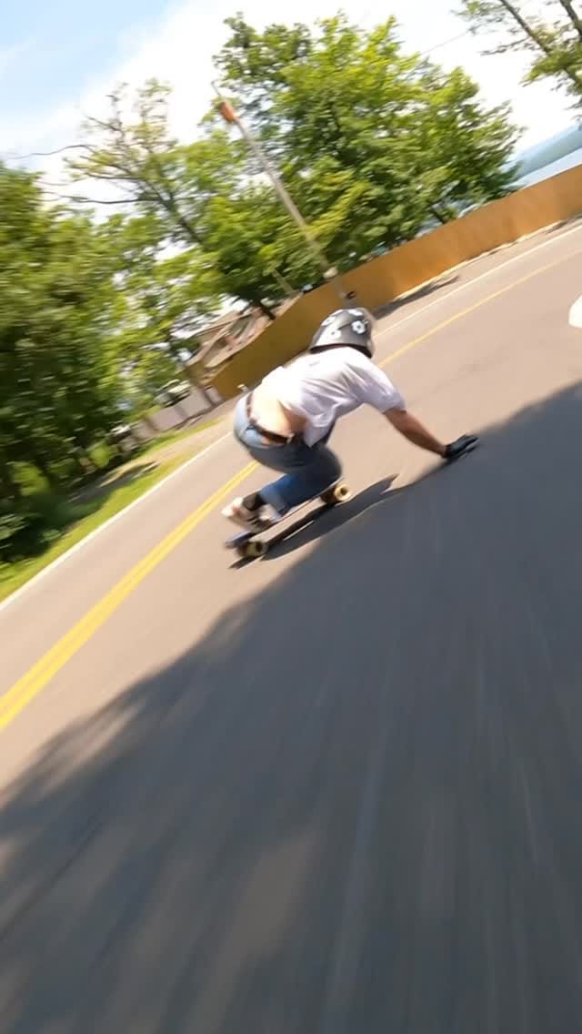 Post 1 by Rollin Longboard on Instagram (video)