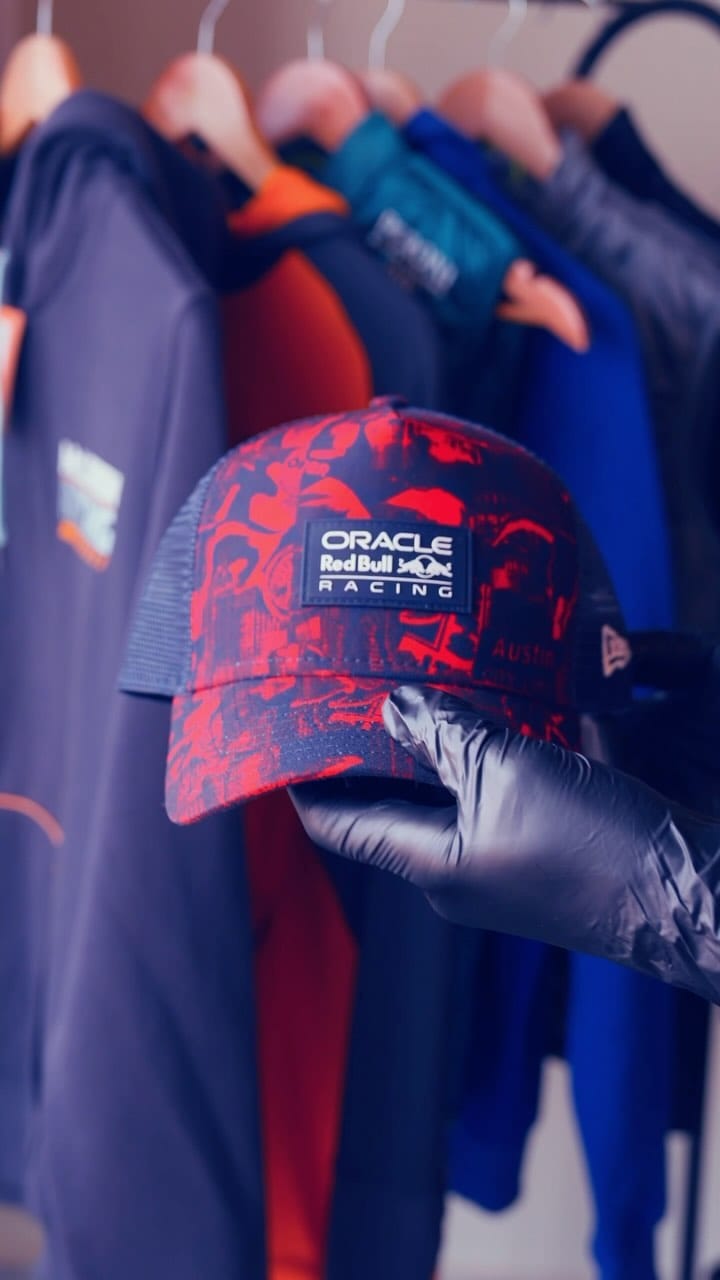 Post 2 by 𝙋𝙞𝙩𝙎𝙩𝙤𝙥 𝟏  🏁 on Instagram (video)