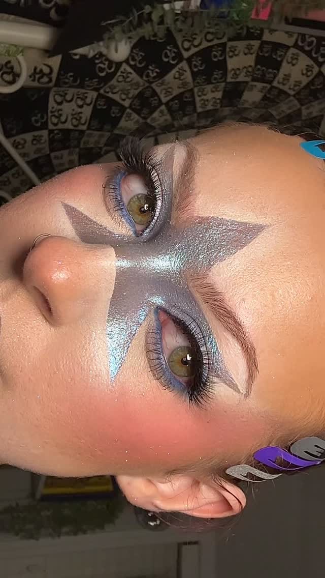 Post 4 by 𝚂 𝙰 𝙼 𝙰 𝙽 𝚃 𝙷 𝙰  𝚁 𝙾 𝚂 𝙴 on Instagram (video)