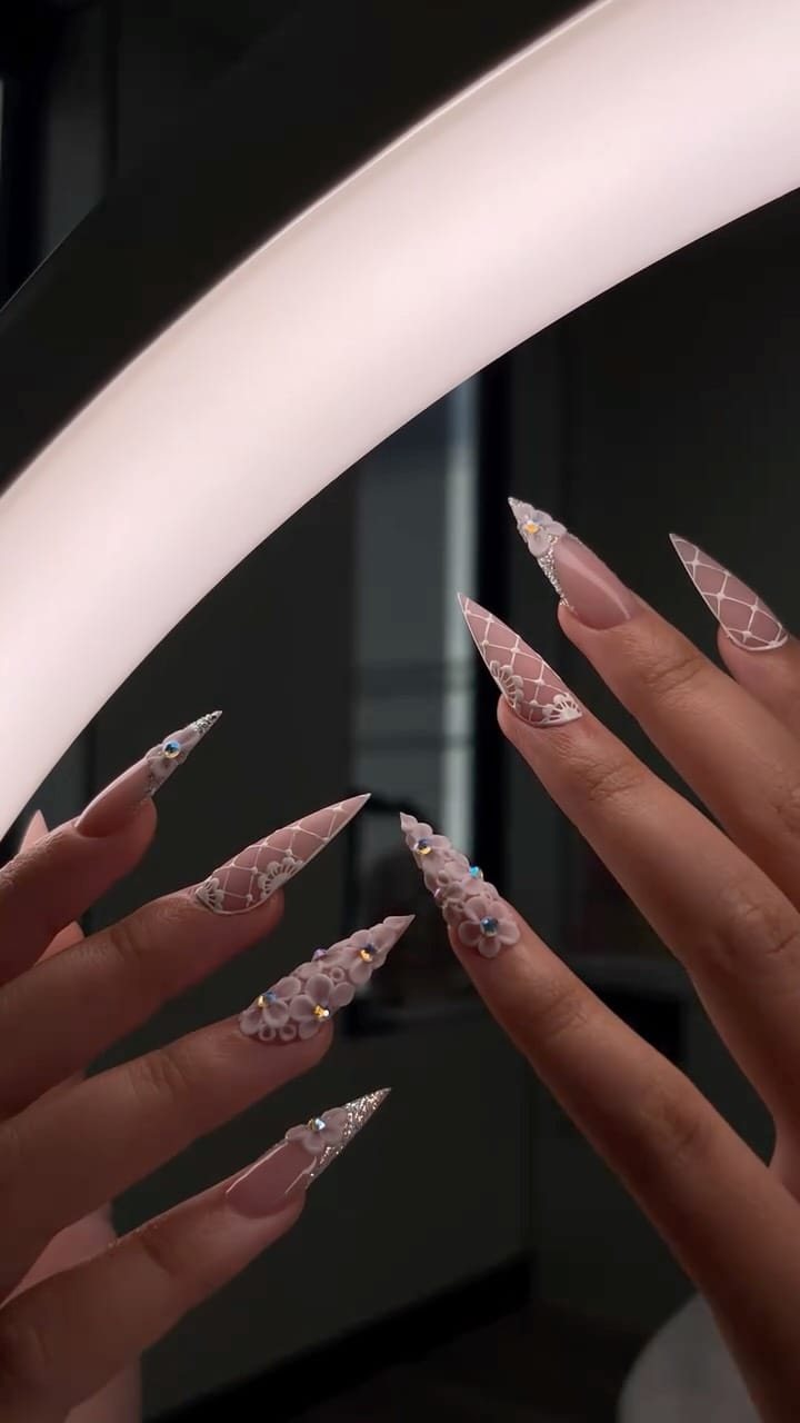 Post 8 by I'm HELEN  - Ngoc Phuong Duyen Nguyen📍Edmonton, Canada on Instagram (video)