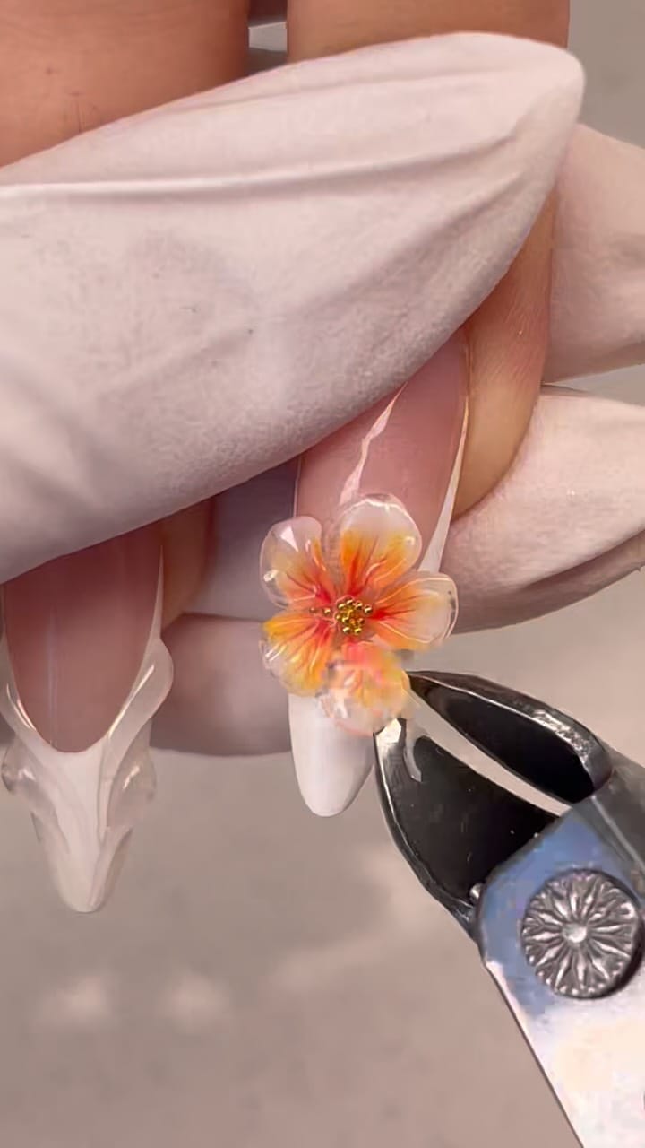 Post 2 by I'm HELEN  - Ngoc Phuong Duyen Nguyen📍Edmonton, Canada on Instagram (video)
