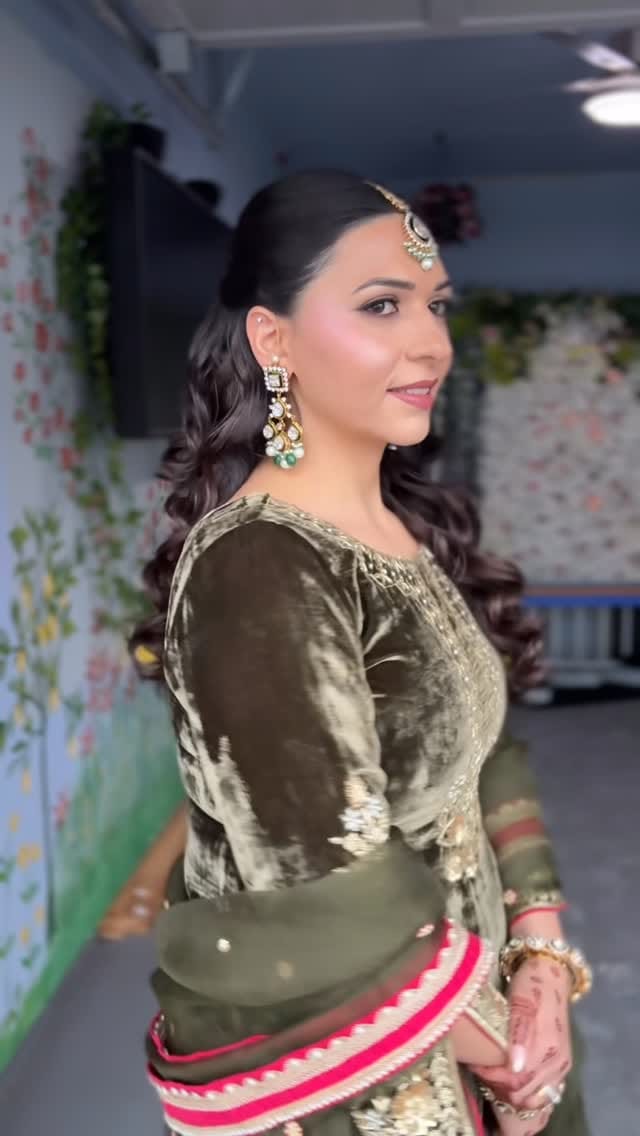 Post 8 by Makeupartist/Hairstylist Brampton on Instagram (video)