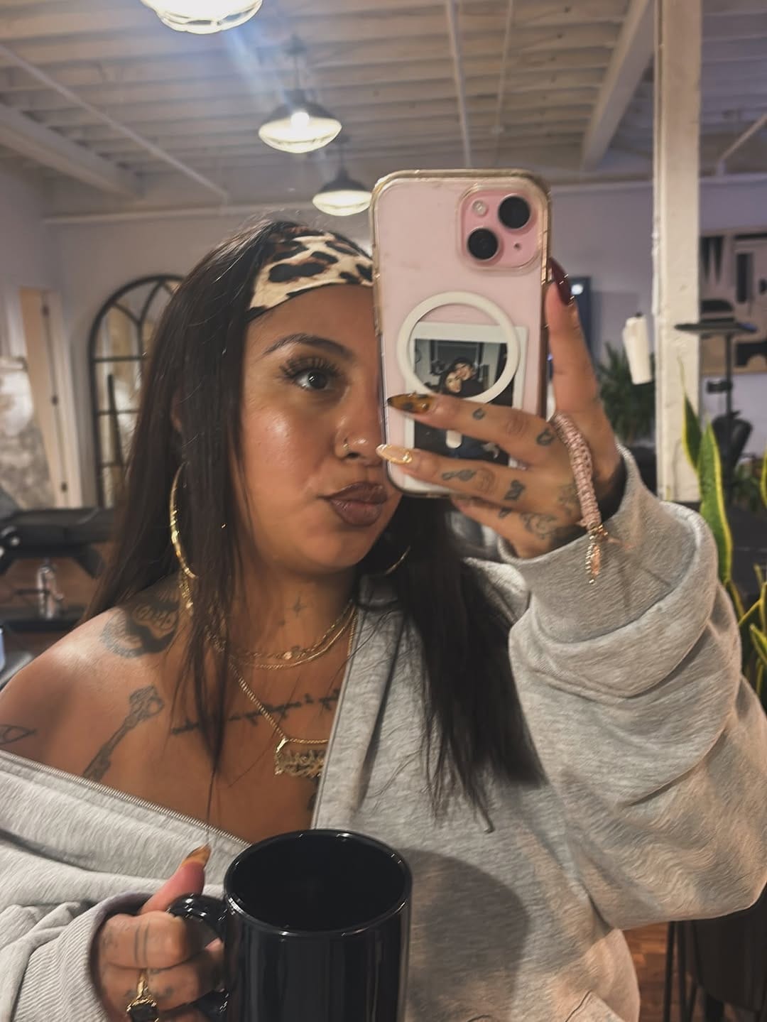 Post 6 by 𝕶𝖎𝖒𝖇𝖊𝖗𝖑𝖞 𝕷𝖔𝖕𝖊𝖟 🇸🇻🇨🇦 on Instagram (carousel)