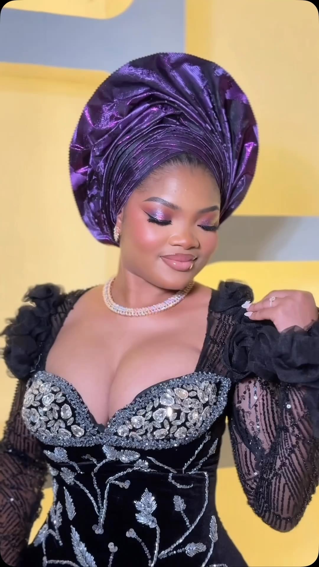 Post 9 by Ontario Bridal Makeup Artist on Instagram (video)