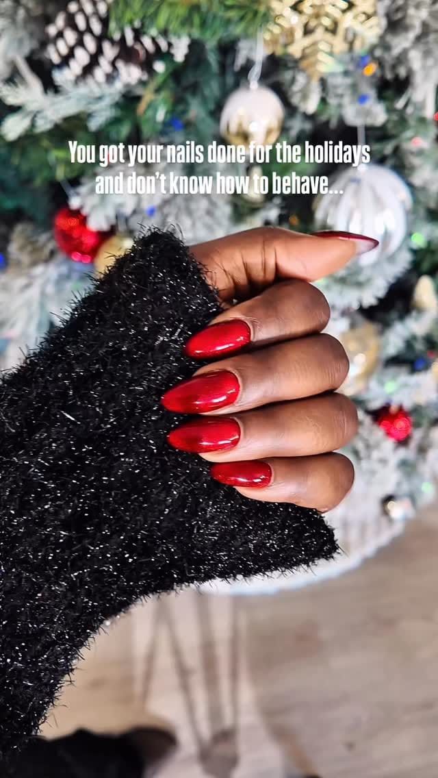 Post 7 by Lola Black on Instagram (video)