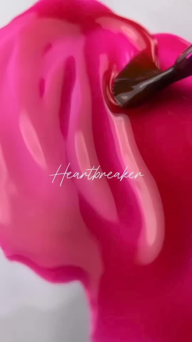 Post 3 by Creata Beauty :: Professional on Instagram (video)