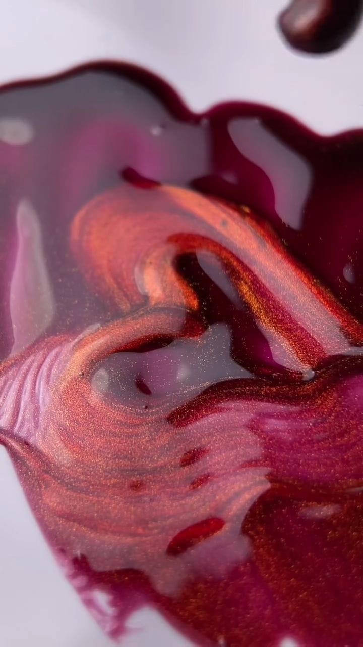 Post 5 by Creata Beauty :: Professional on Instagram (video)