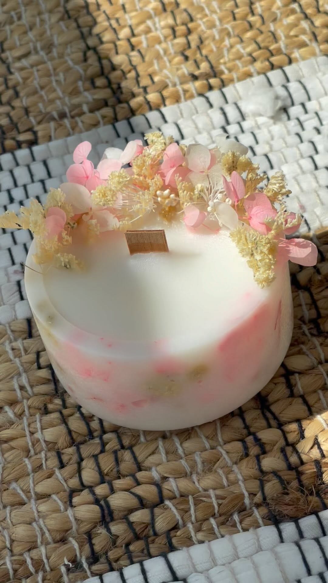 Post 2 by 🌿sweet wish candle🌿 on Instagram (video)