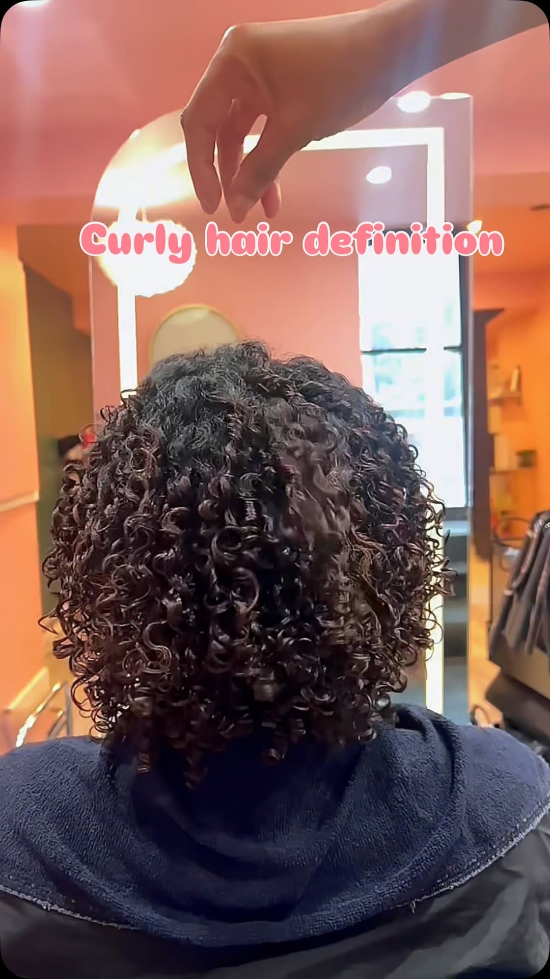Post 7 by Montreal hair replacement and hair stylist on Instagram (video)