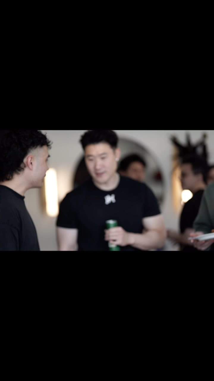 Post 3 by Dinh Le on Instagram (video)