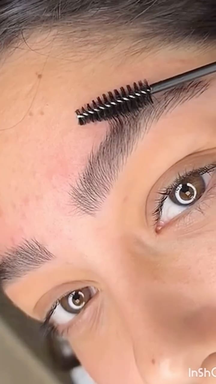 Post 2 by بنفشه مقدم/ فیبروز/ میکروبلیدینگ/ هایپر نچرال/ نانو/کرکی/ مویی on Instagram (video)