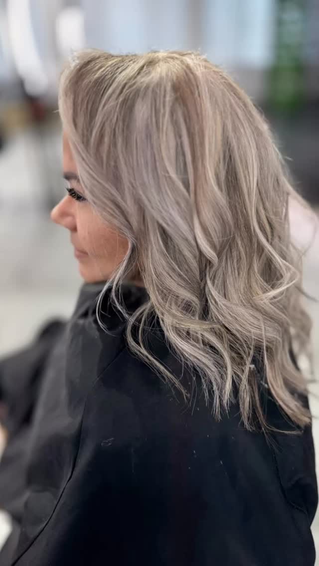 Post 2 by Mela Style on Instagram (video)