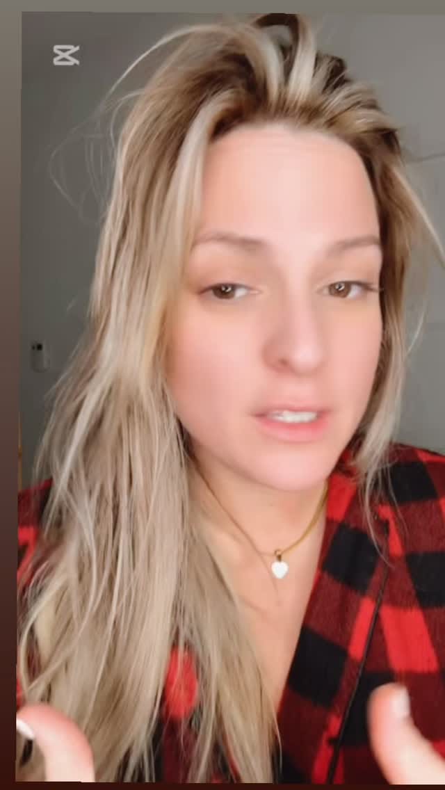 Post 3 by Mela Style on Instagram (video)