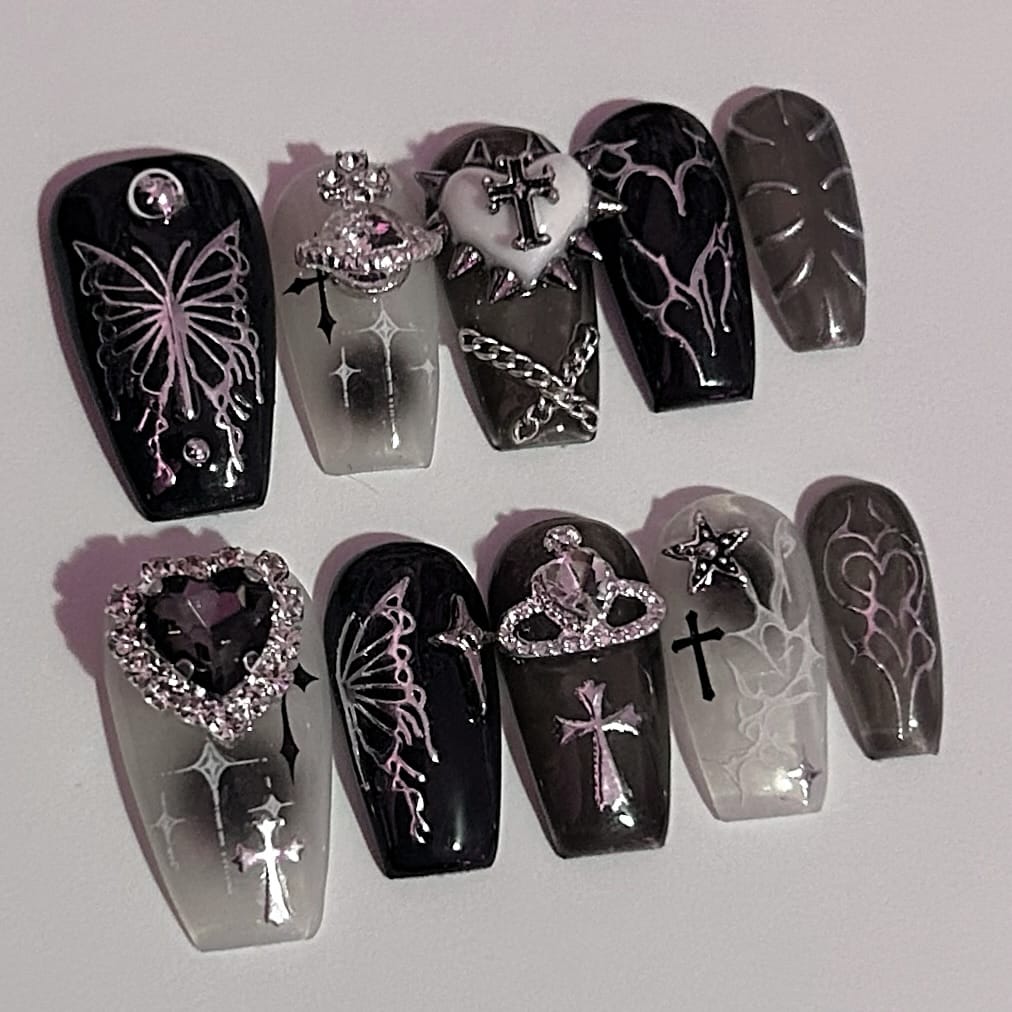 Post 1 by GlamGoth Nails on Instagram (image)
