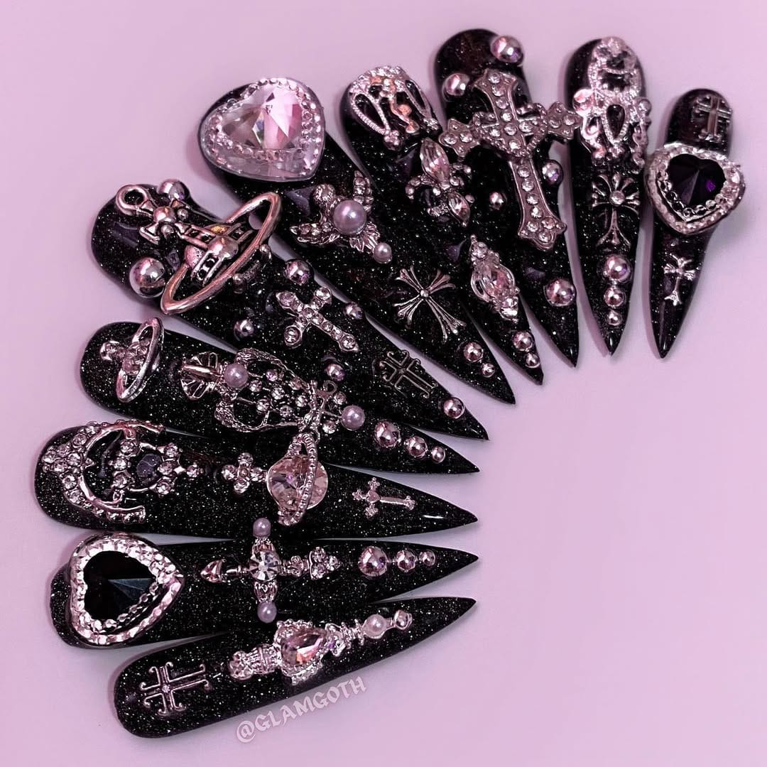 Post 10 by GlamGoth Nails on Instagram (image)