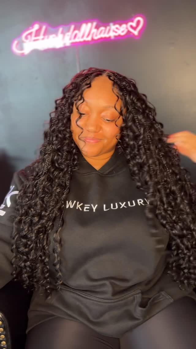Post 5 by LUXURY BRAIDS TORONTO on Instagram (video)