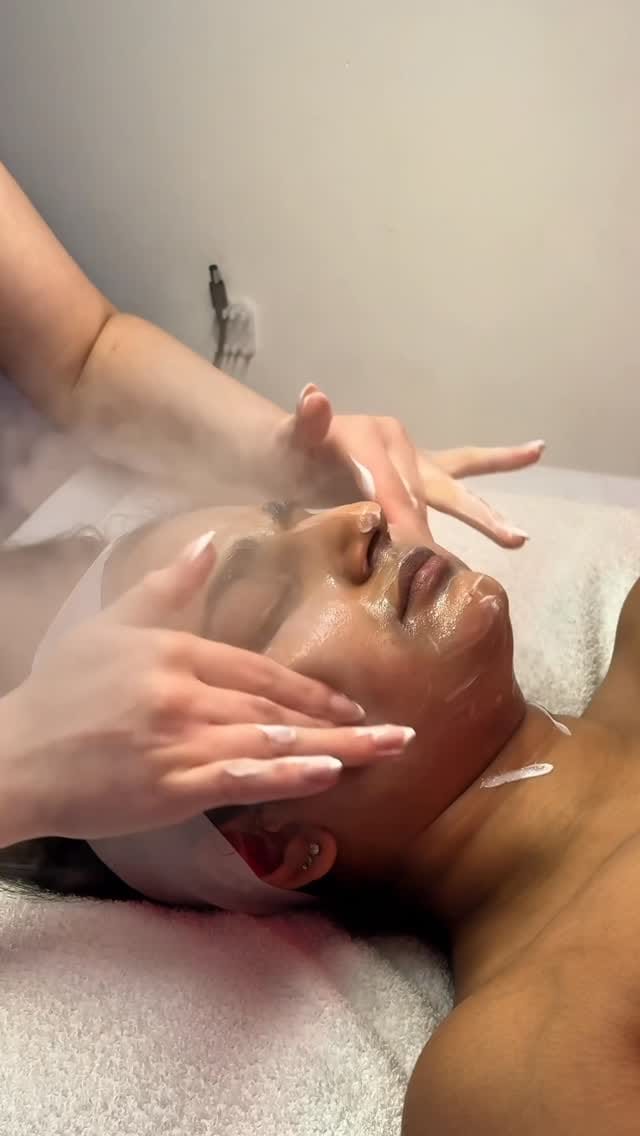 Post 2 by SAIFLASHES l Canadian Beauty Salon on Instagram (video)