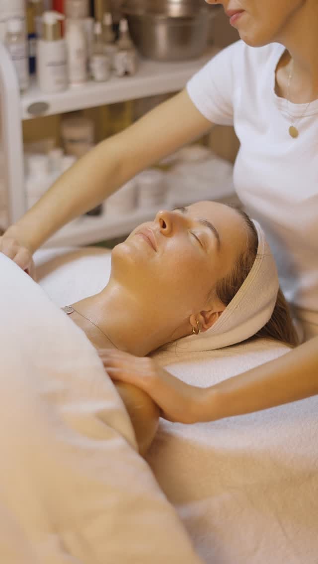 Post 3 by Customized Facials | Face Massages | Body Treatments on Instagram (video)