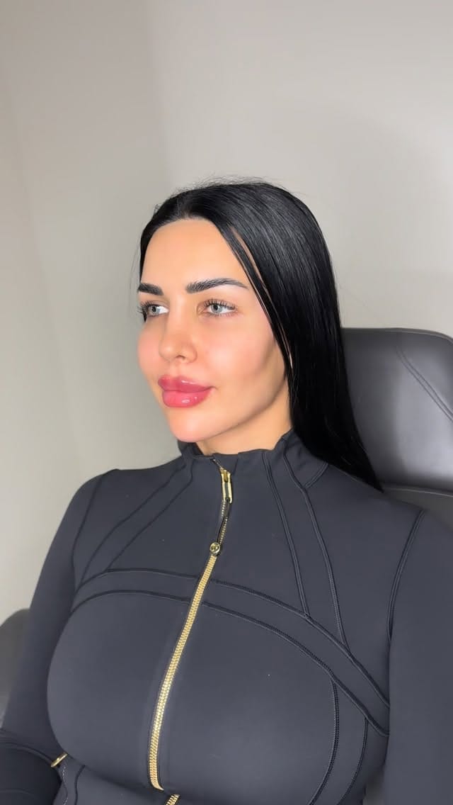 Post 7 by Nurse Cynthia 💋🇮🇹🇨🇦🇱🇧 on Instagram (video)