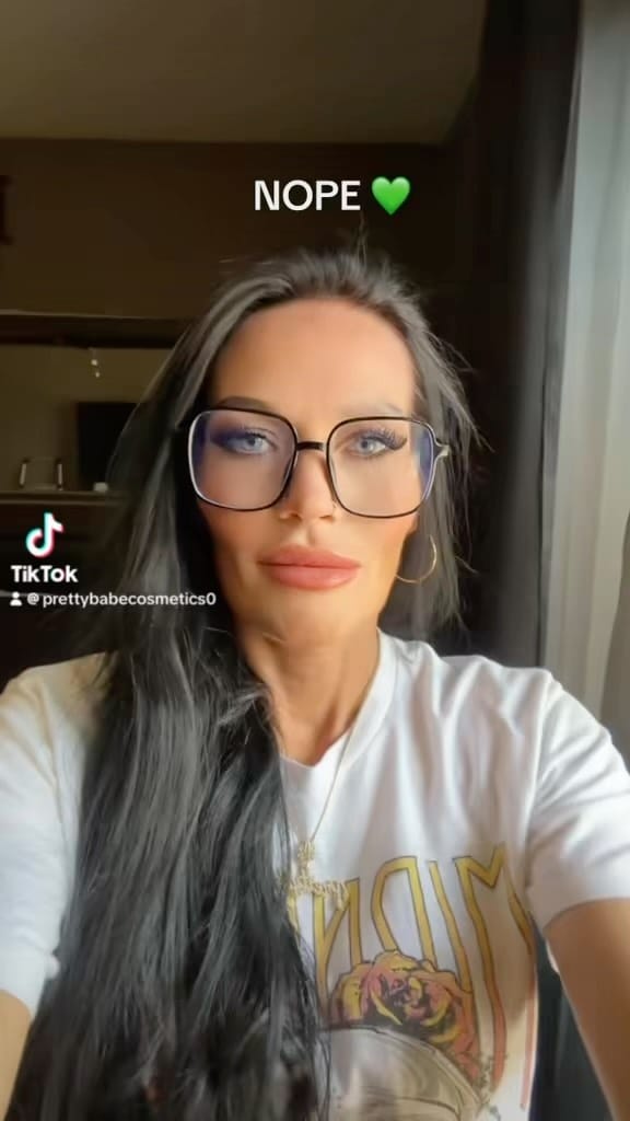 Post 7 by Pretty Babe Cosmetics on Instagram (video)