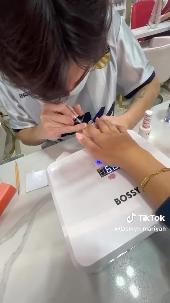 Post 3 by Lavish Lux Nails & Spa Markham on Instagram (video)