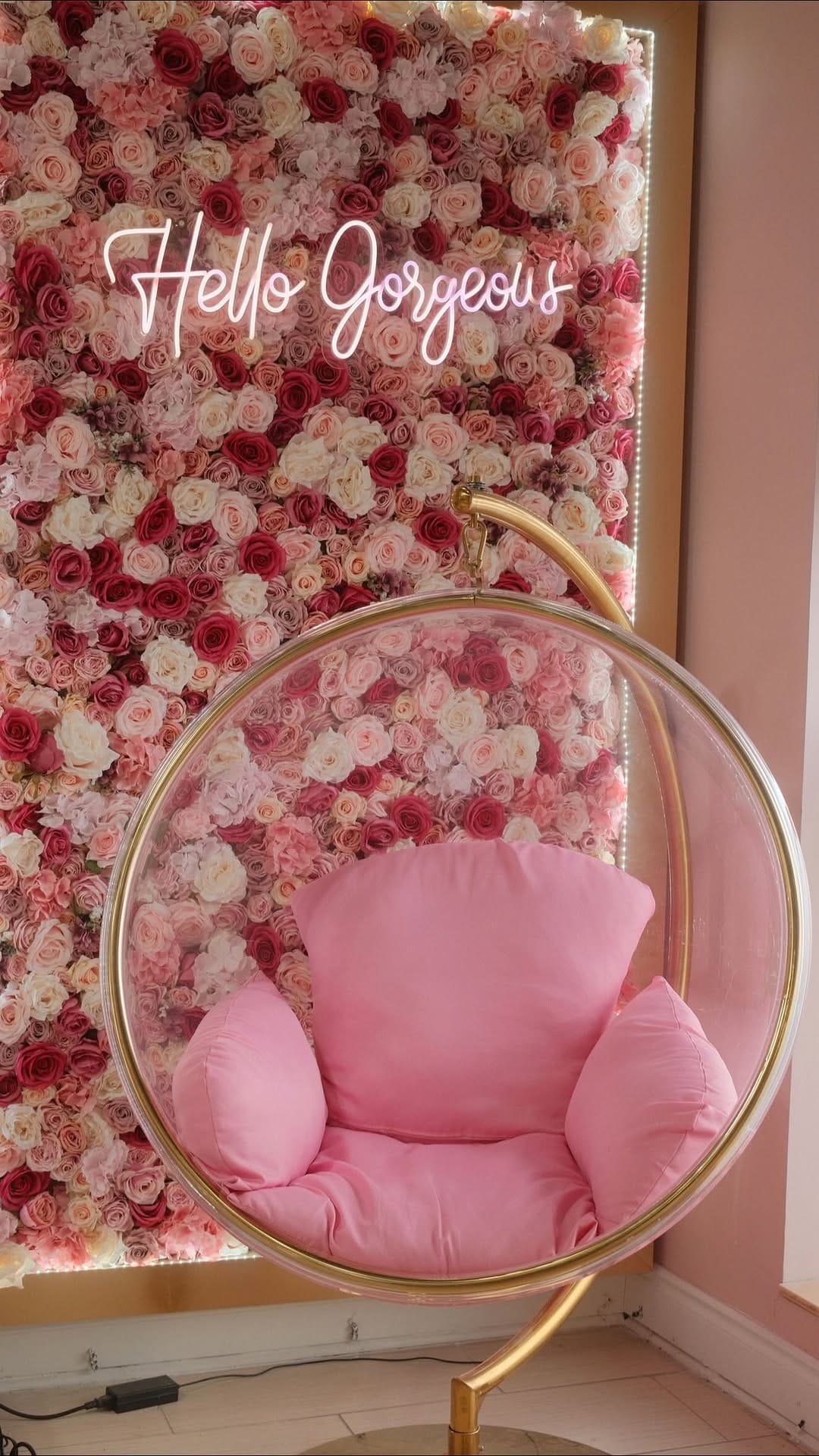 Post 10 by Lavish Lux Nails & Spa Markham on Instagram (video)