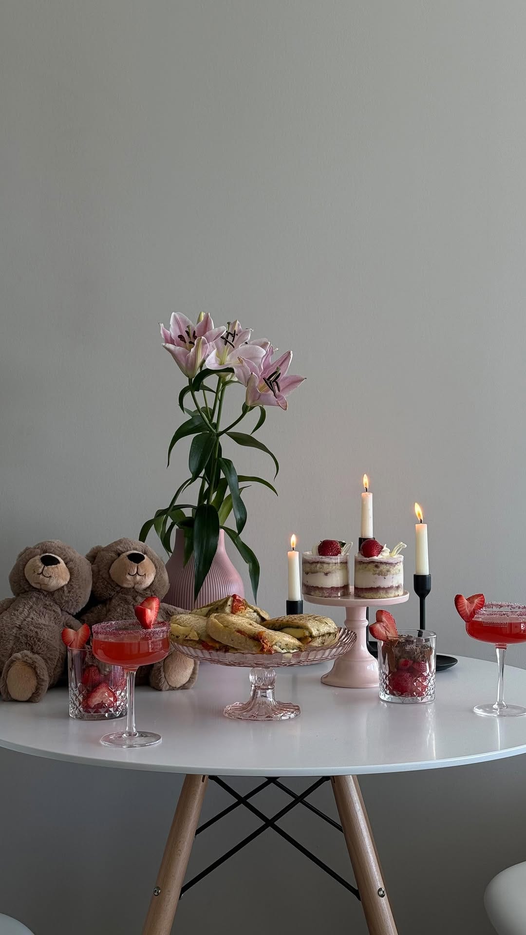Post 3 by Yulia Bromley on Instagram (video)