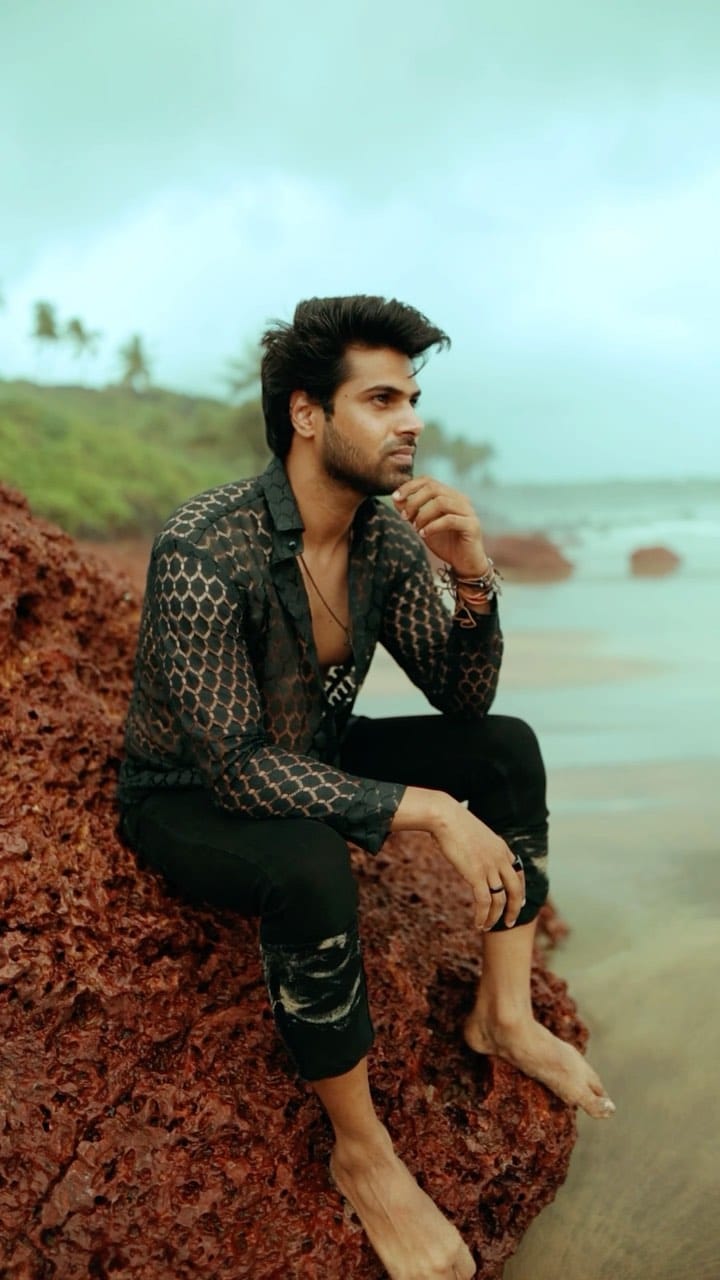 Post 8 by Robin Arora | Men’s Fashion👔 on Instagram (video)