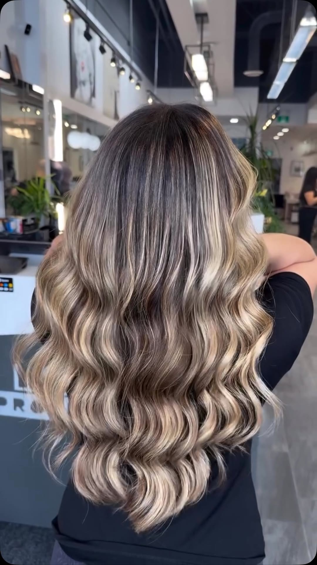 Post 9 by Starzsalonspa on Instagram (video)