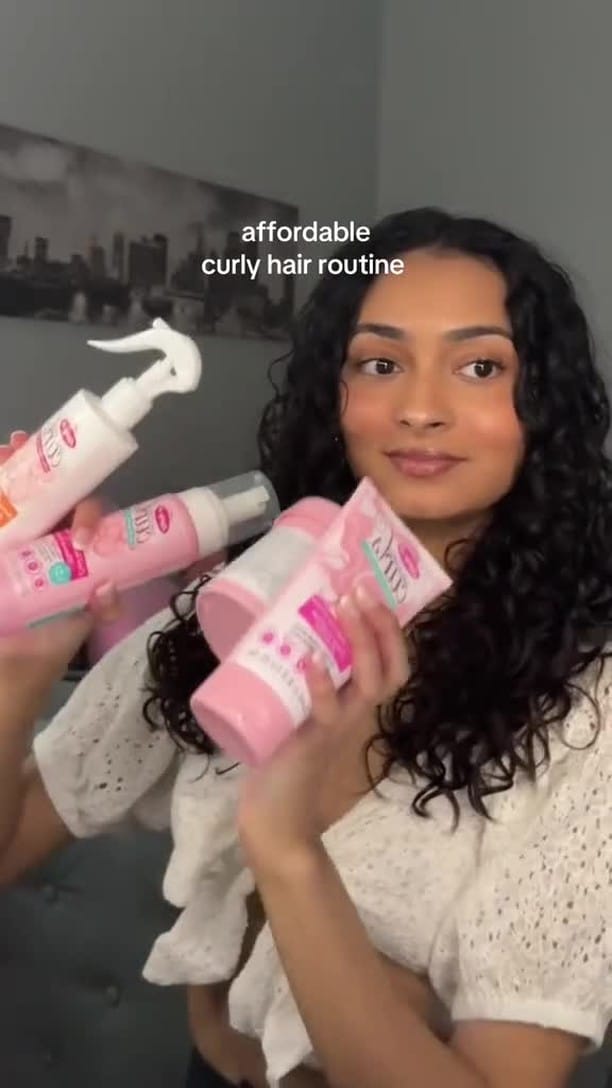 Post 9 by Dippity Do GIRLS WITH CURLS™ on Instagram (video)