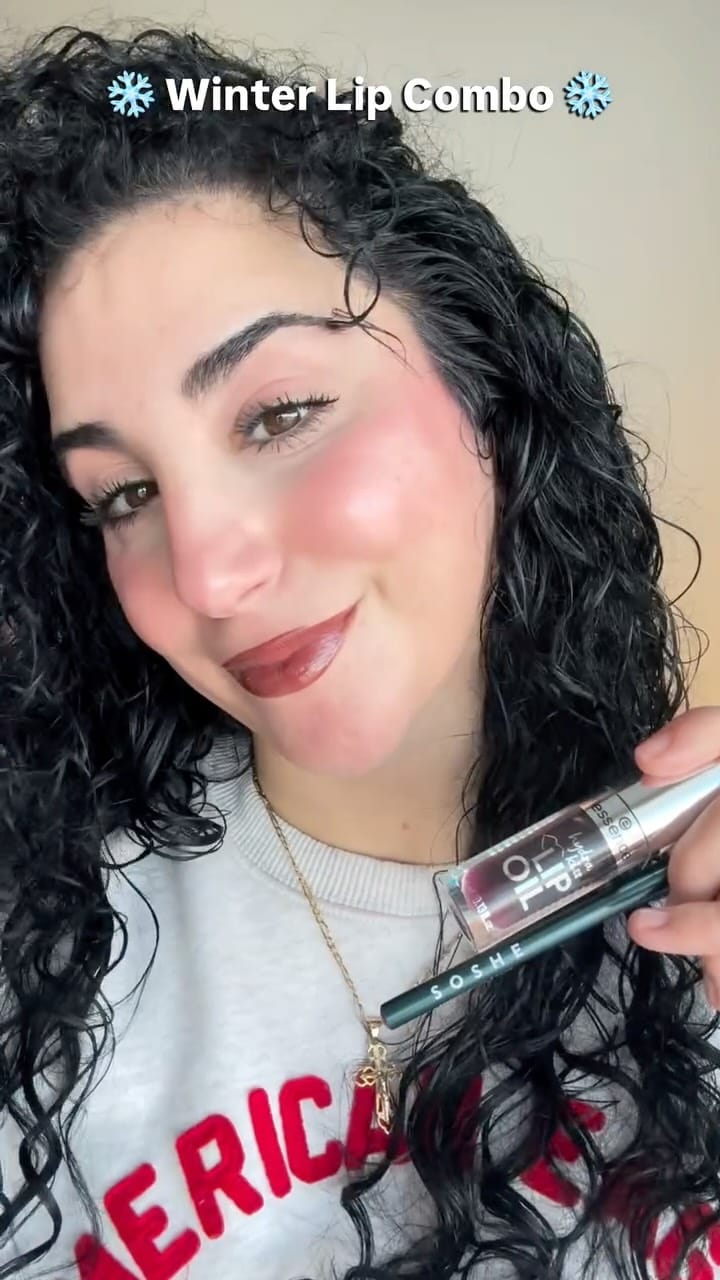 Post 2 by 𝐋𝐀𝐑𝐀 𝐍𝐀𝐙𝐈 on Instagram (video)