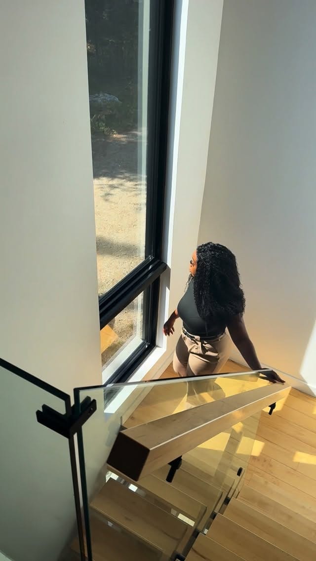 Post 6 by M O Ï K A on Instagram (video)