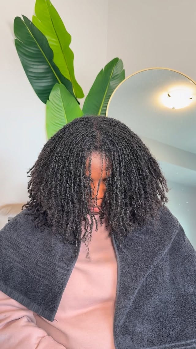 Post 8 by 𝔻ℝ𝔼𝔸𝔻𝕃𝕆ℂ𝕂𝕊 𝔾𝕌ℝ𝕌 𝕀ℕ 🇨🇦🇳🇬 on Instagram (video)