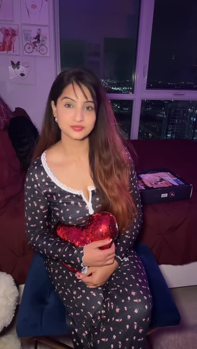 Post 8 by Kanica Rajput(Official)🦋 on Instagram (video)