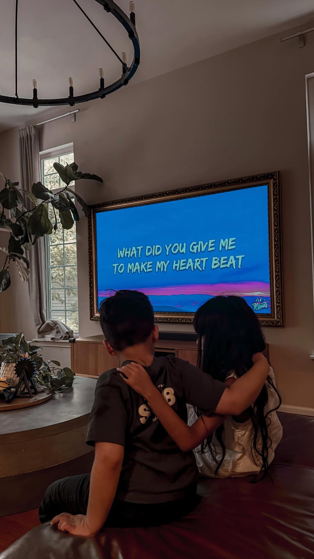 Post 7 by F A R E E S A on Instagram (video)