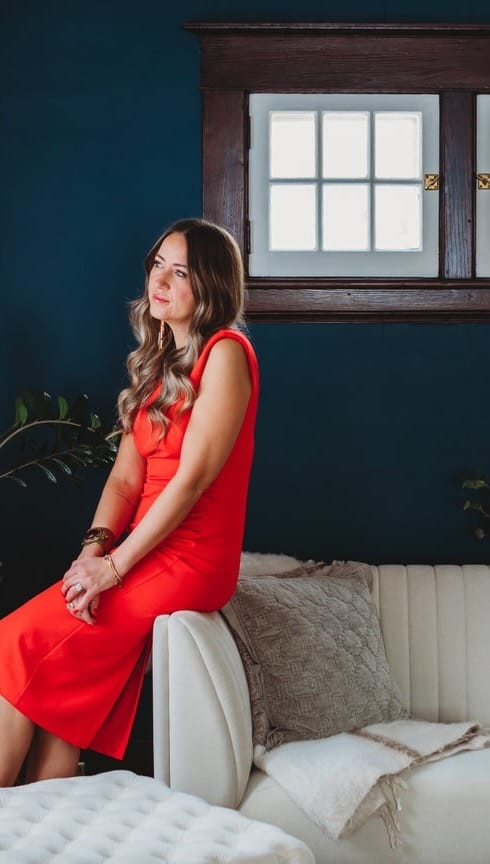 Post 10 by Fallon Farinacci on Instagram (video)