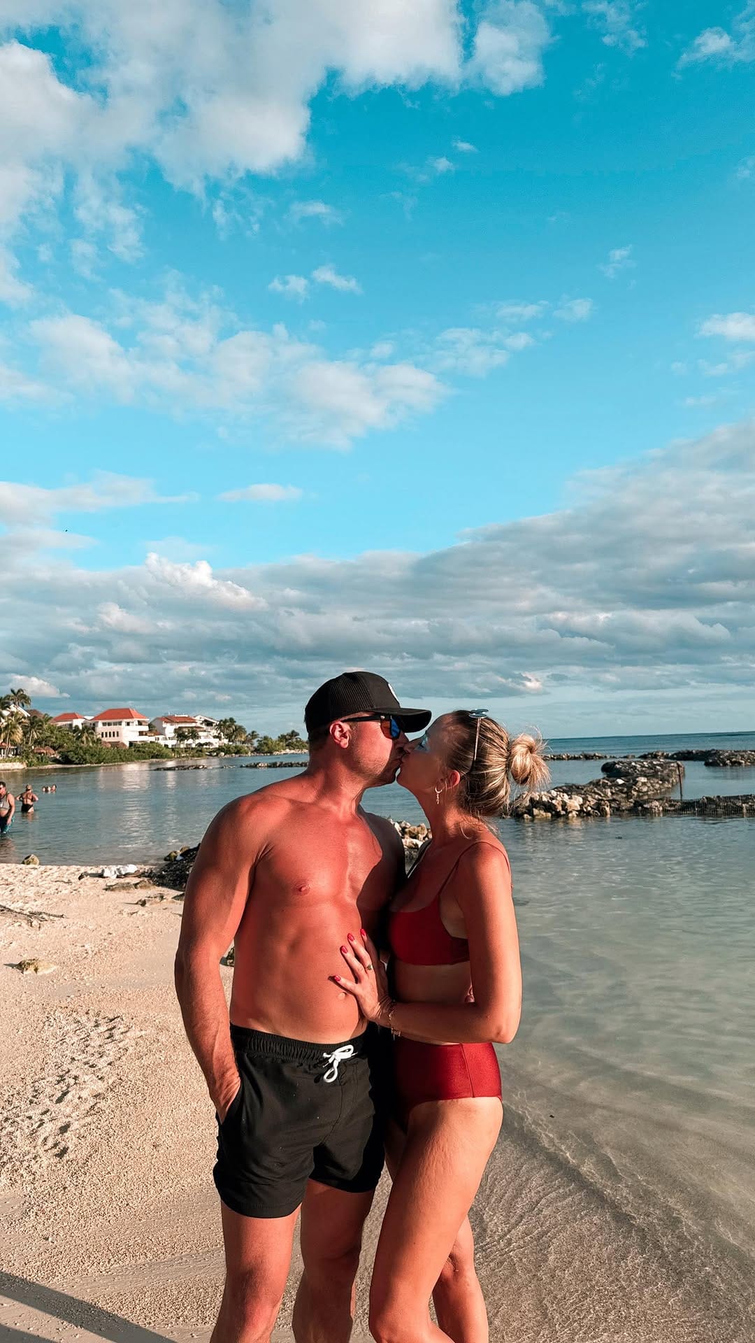 Post 2 by Fallon Farinacci on Instagram (video)